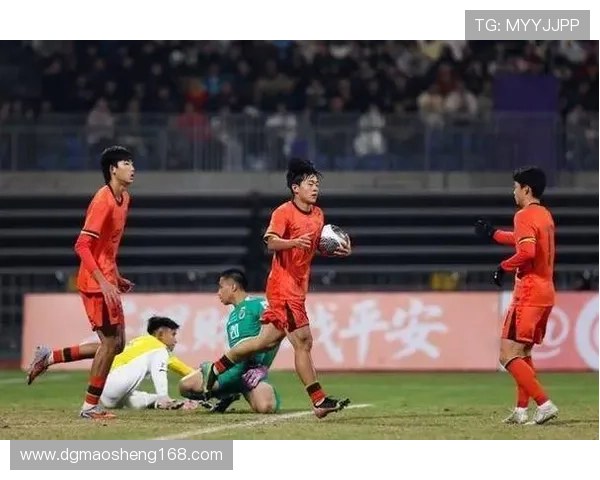 U16国足上半场表现出色赵松源助攻邝兆镭张旭尧联手破门暂时领先斯里兰卡